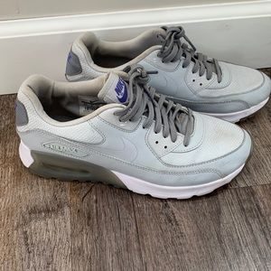 Woman’s Nike air max